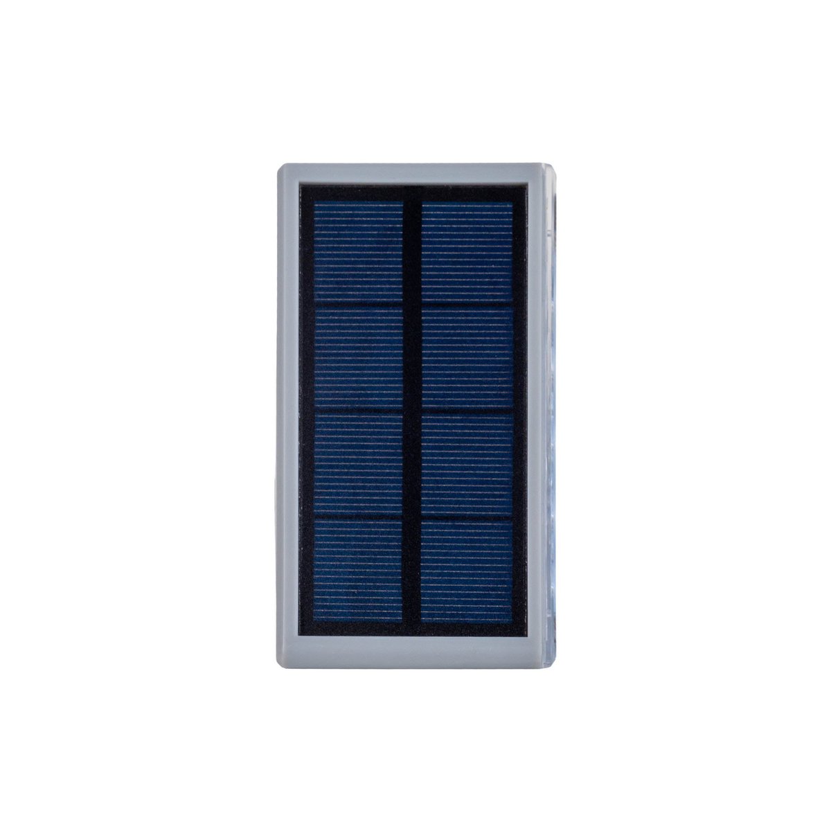 Détail de la guirlande lumineuse Cadena, mettant en avant le panneau solaire