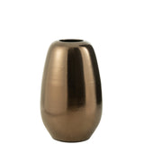 Détail du vase J-Line en céramique noire, design contemporain