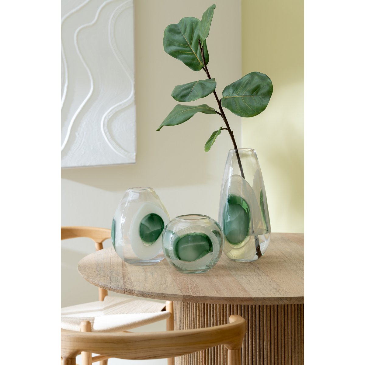 Vase Livy J-Line en verre multicolore, diamètre 20 cm, élégant et moderne.