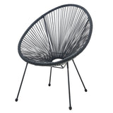 Chaise de jardin noire en situation extérieure