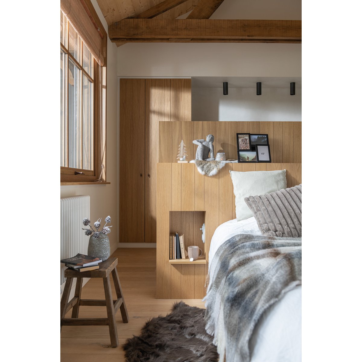 Lanterne J-Line, gros plan sur le verre gris et design classique