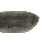 Coussin J-Line Cutie gris sur un canapé moderne, ambiance salon