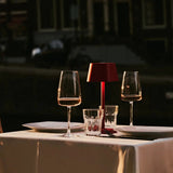 Lampe de table rechargeable rouge Ava Berry