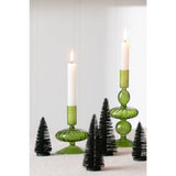 Vue d'ensemble des décorations de Noël en plastique vert
