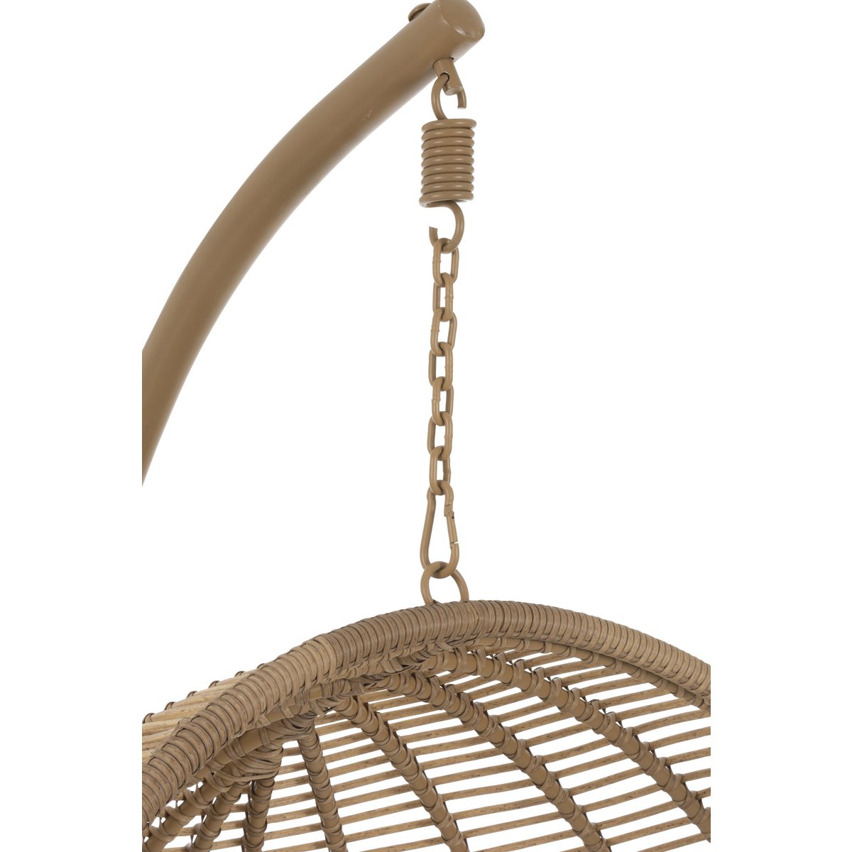 Chaise suspendue J-Line installée dans un jardin