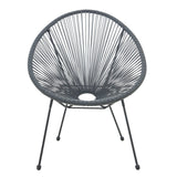 Chaise en rotin moderne noire avec structure en métal, vue de face