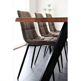Vue de côté de la chaise Middelfart marron, design moderne