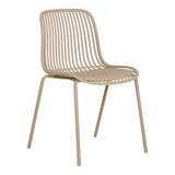 Chaise de jardin Branson en sable avec design empilable.