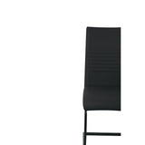 Chaises cantilever, ensemble complet dans un salon moderne