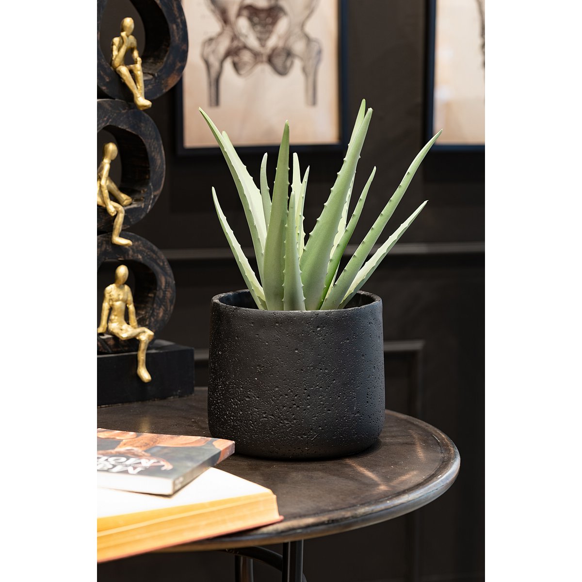 Pot de fleur J-Line Potine, mise en scène avec plante