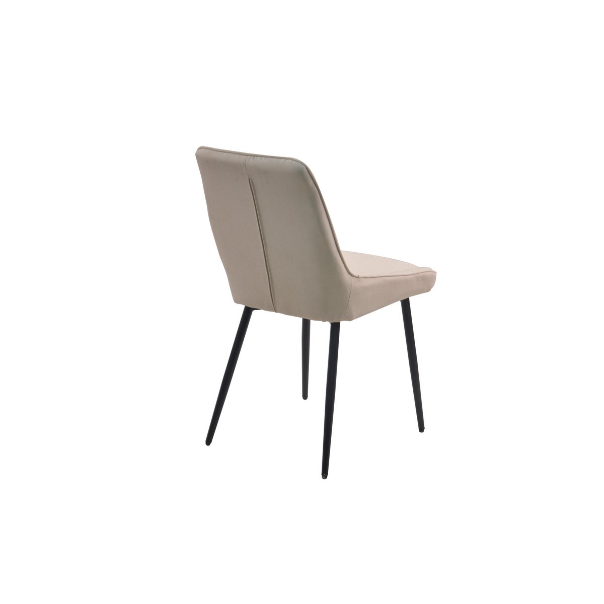 Chaise moderne en situation dans une salle à manger