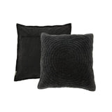 Détail du coussin en velours Jessica noir, texture douce et raffinée