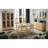 Vitrine Moebilia dans un intérieur de style maison de campagne