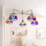 Détail de la lampe Varna montrant le design élégant et les reflets du verre irisé