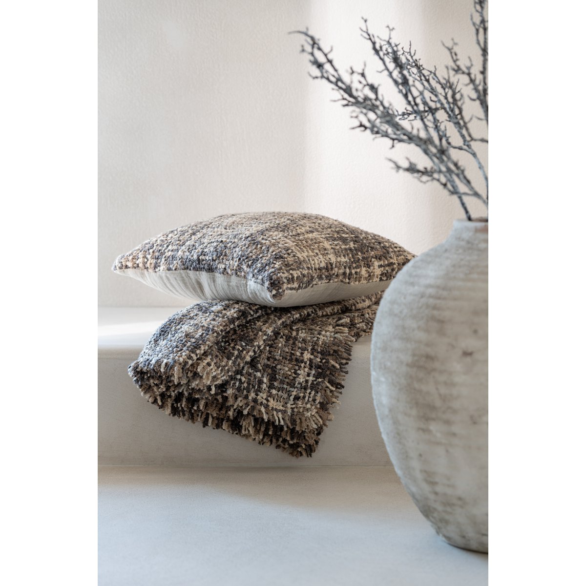 Coussin Tweed J-Line dans une ambiance intérieure chic