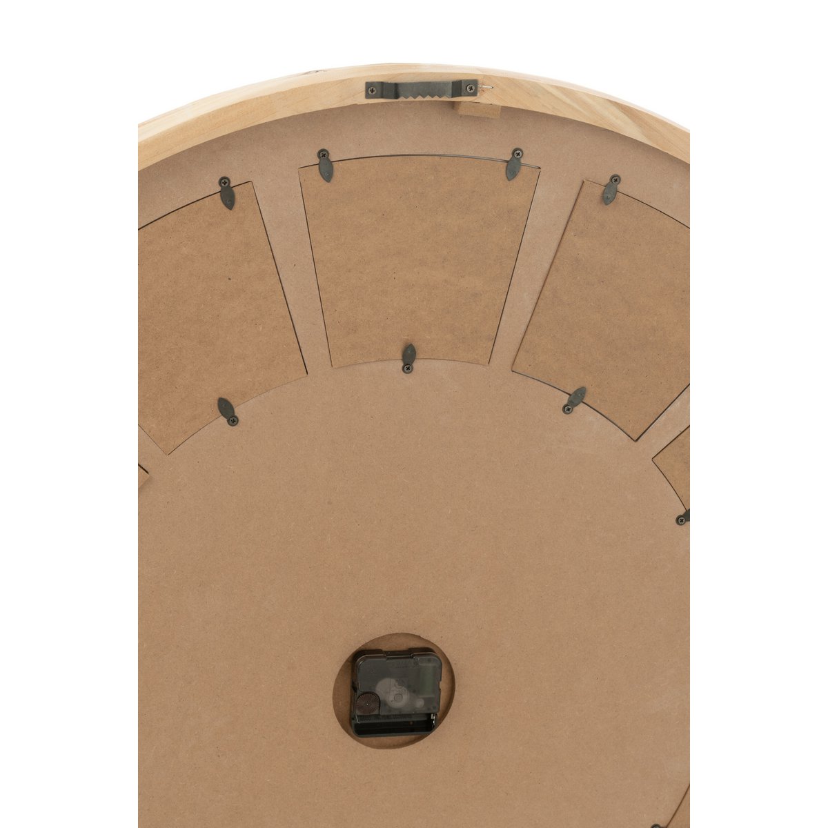 Détail de l'horloge murale J-Line en bois naturel