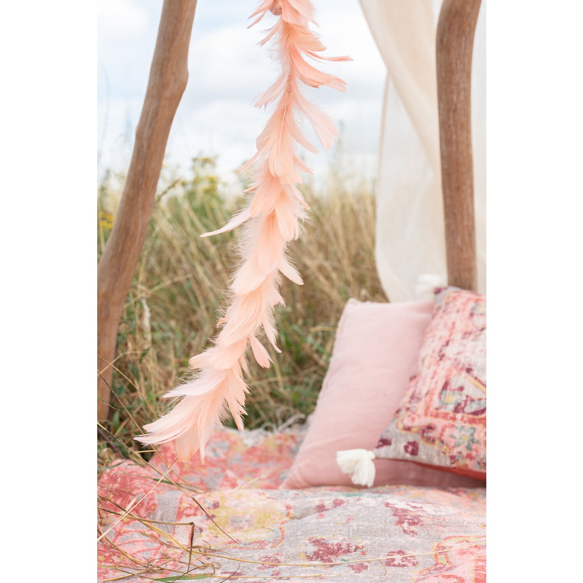 Coussin J-Line Stonewashed sur un canapé - ambiance intérieure