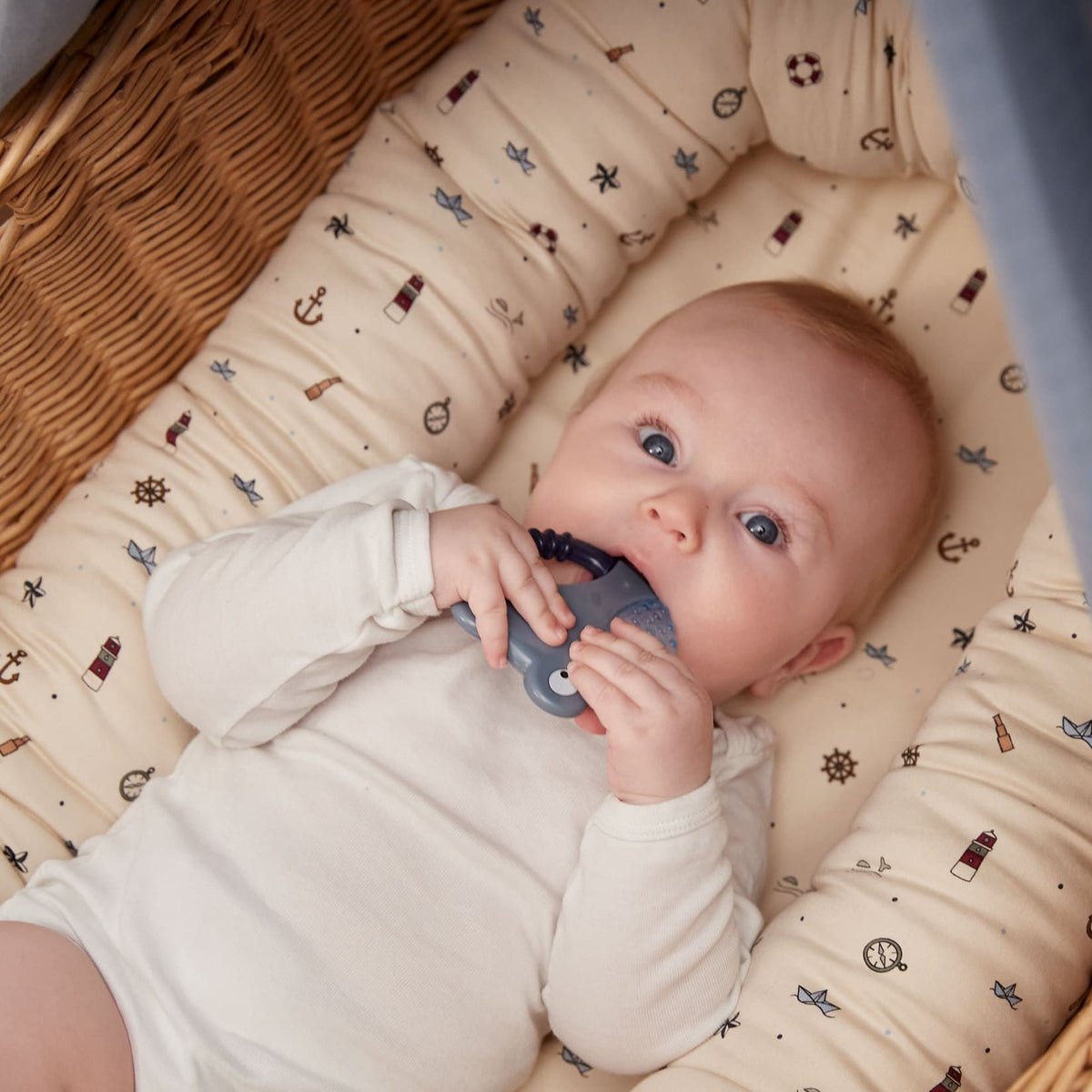 Auvent suspendu Bleu Poudre - ambiance cosy pour enfants