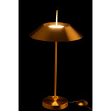 Détail du design moderne de la lampe J-Line en métal doré.