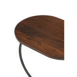 Ambiance industrielle avec la table Swoosh J-Line dans un décor contemporain
