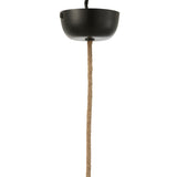 Lampe J-Line Ball suspendue dans un salon moderne