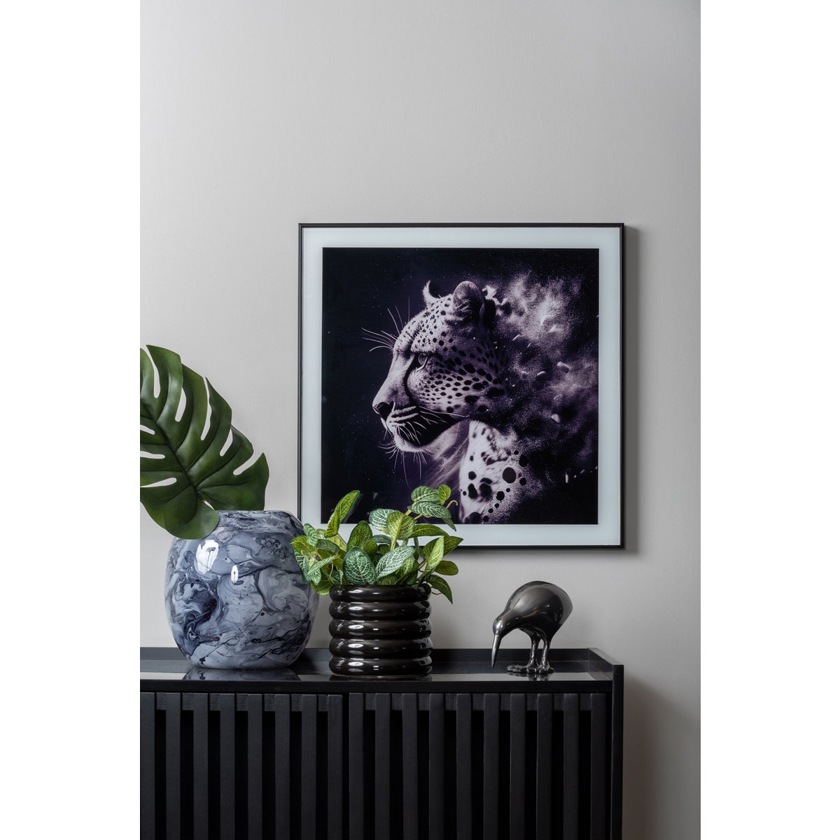 Photo d'art Léopard accrochée au mur, ambiance contemporaine