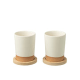 Ambiance scandinave avec la boîte décorative J-Line sur une table