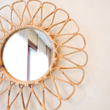 Miroir Danau accroché dans un intérieur moderne