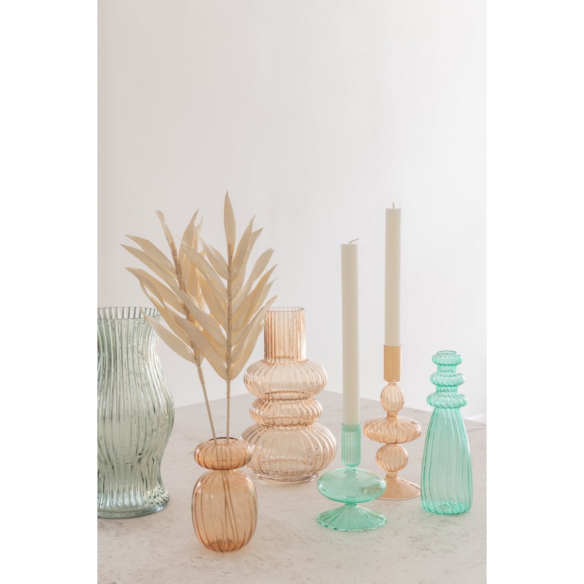 Lanterne/vase Sev en verre vert clair de J-Line, détail du verre