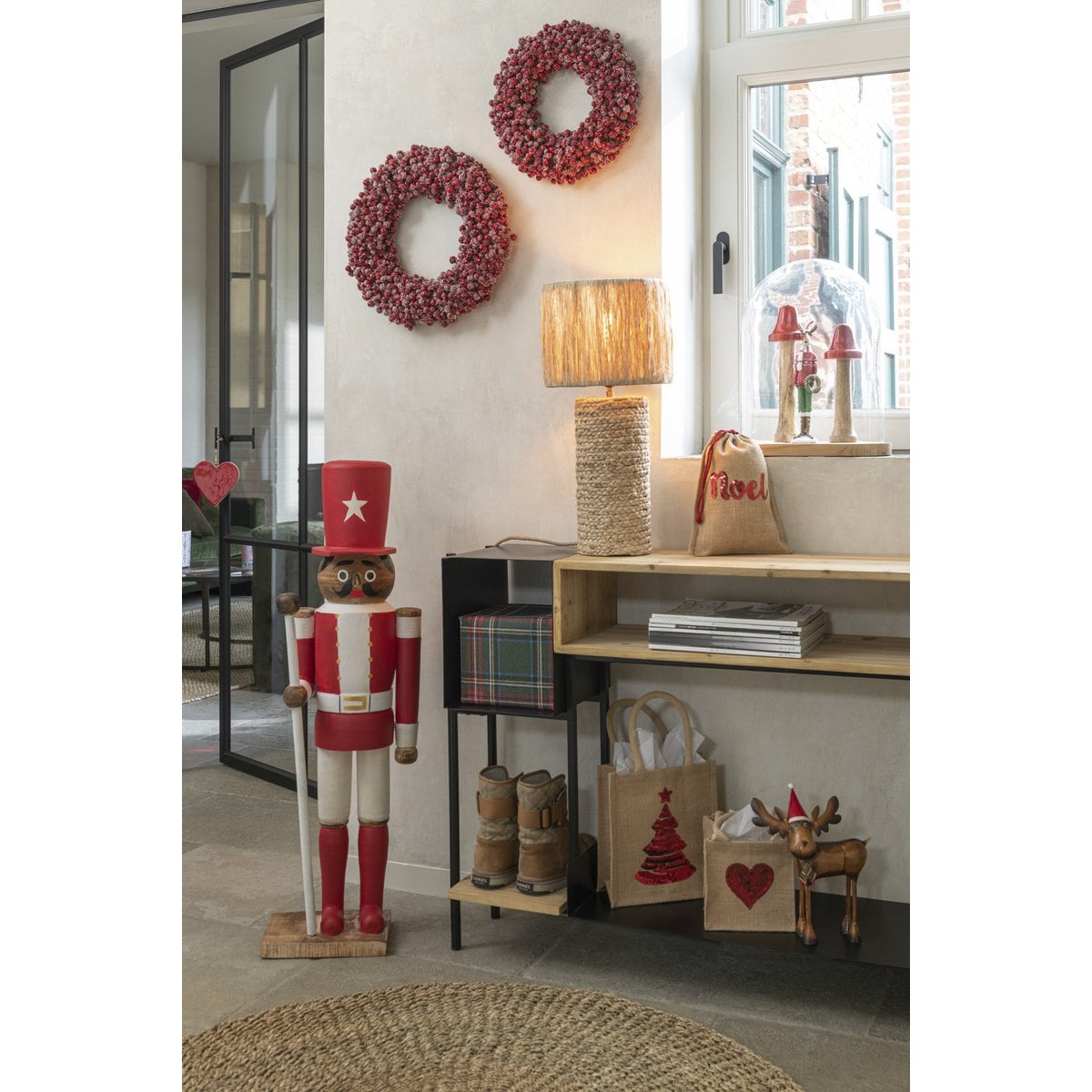 Figurine Élan J-Line avec chapeau de Noël, vue de face