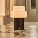 Lampe de table rechargeable en bois d'hévéa marron foncé