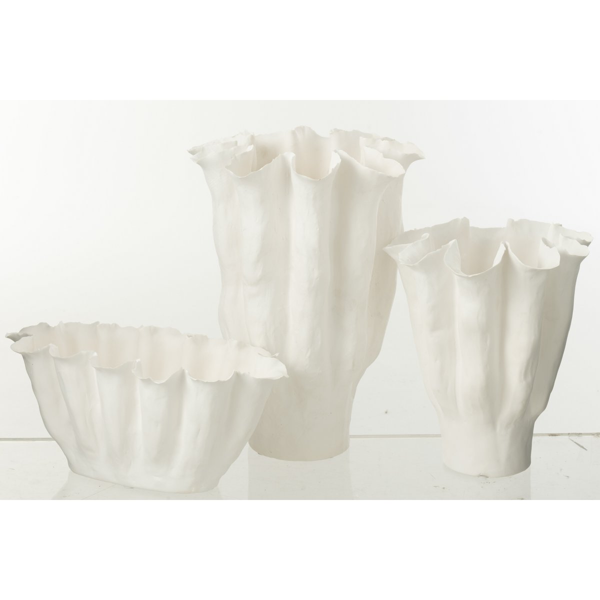Vase Calyx J-Line en céramique blanche, vue de face