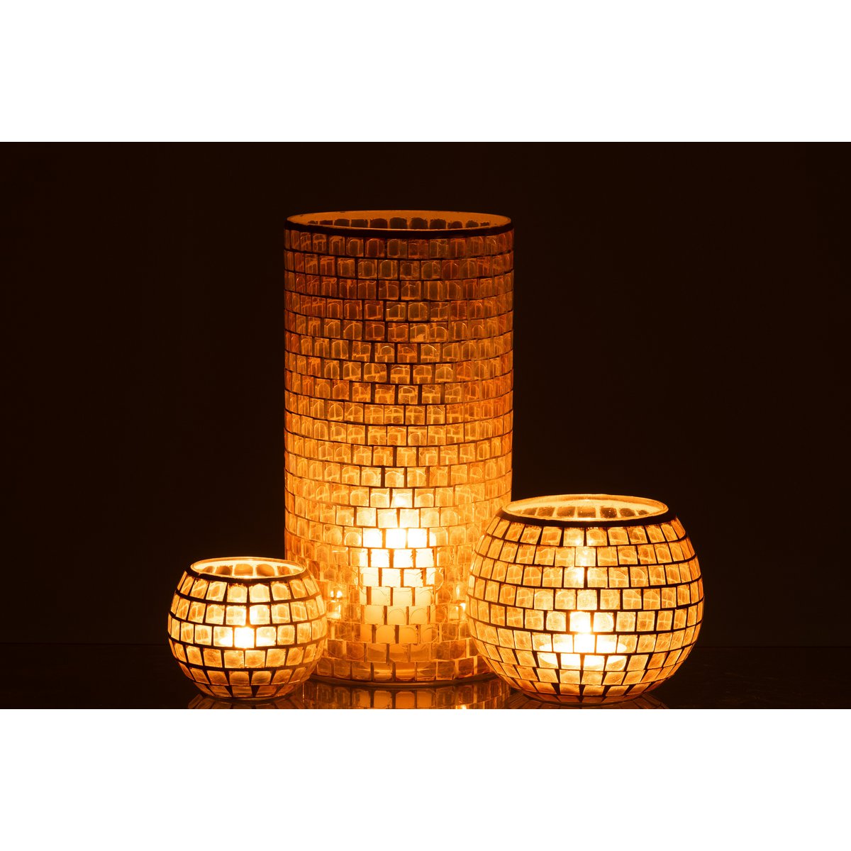 Vase mosaïque rond en verre orange de 29 cm - Gros plan sur la texture