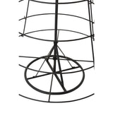 Détail du tréle de Noël en métal noir, structure élégante
