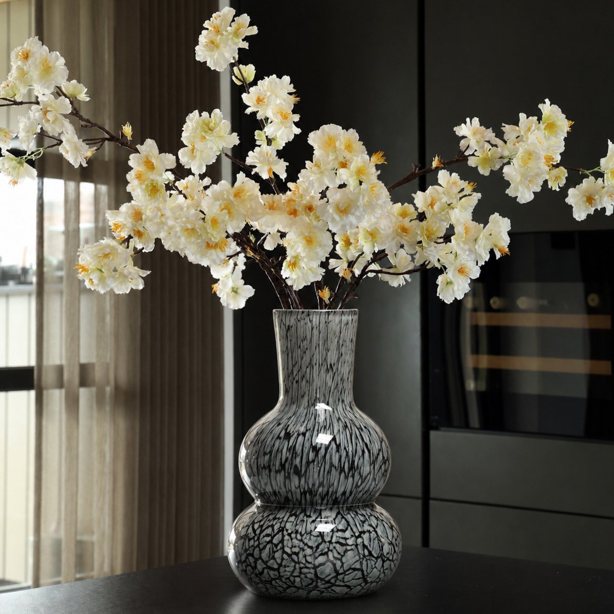 Vase en verre soufflé imitation marbre noir blanc beige Lindi Elite