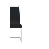 Chaise cantilever dans une salle à manger moderne