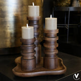 Bougeoir en noyer de Vail - mise en scène avec verrerie