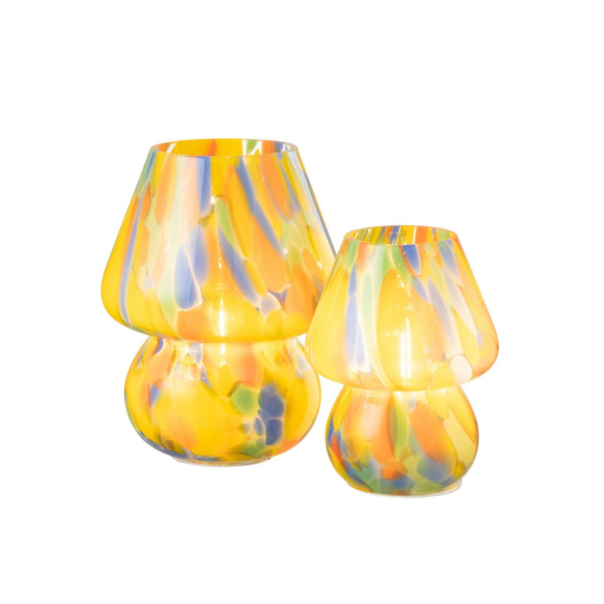 Ambiance cosy avec la lampe J-LIGNE RAI-COW allumée