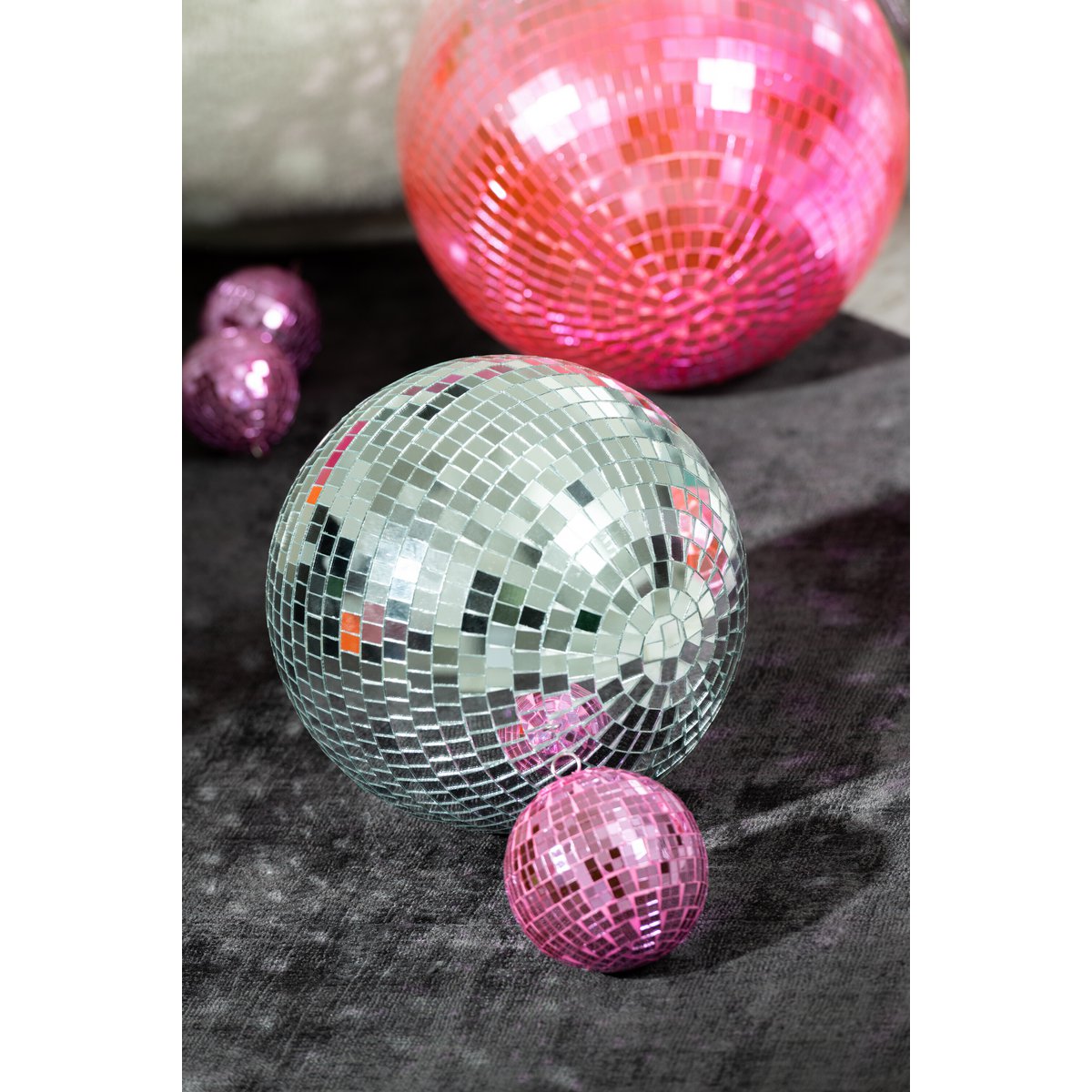 Miroir boule disco J-Line en plastique argenté, design contemporain