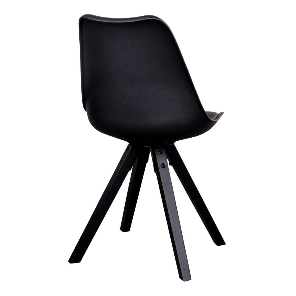 Chaise Bergen en situation dans une salle à manger moderne
