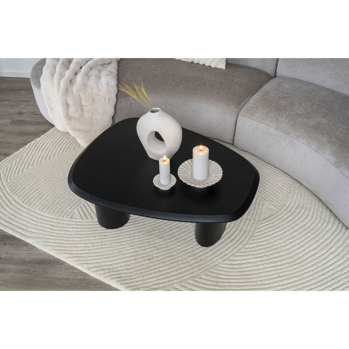 Bougeoirs en céramique blanche en décoration de table