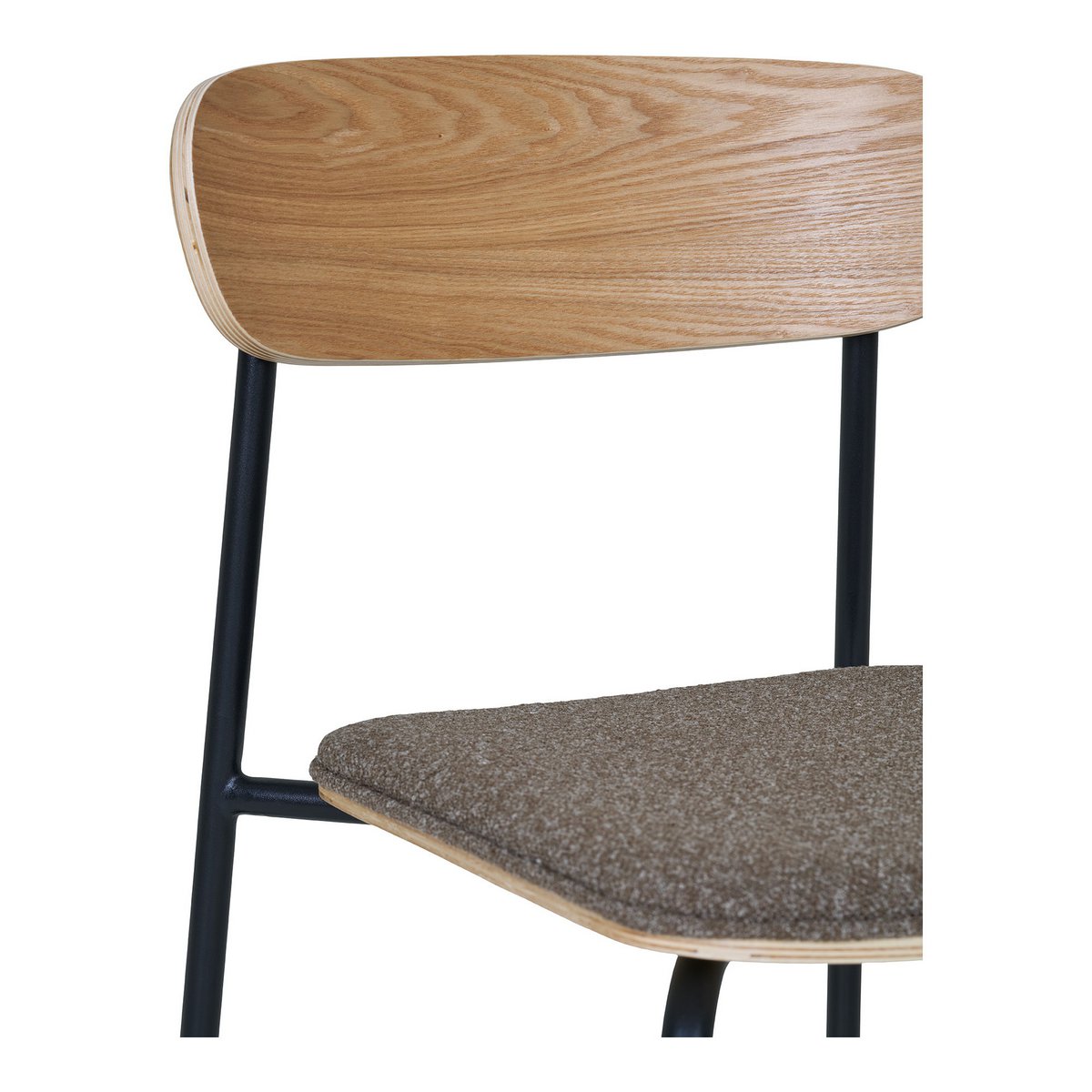 Chaise Estepona en situation dans une salle à manger