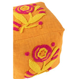 Pouf carré J-Line dans un salon moderne, ambiance chaleureuse