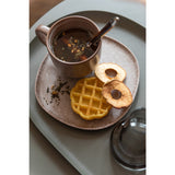 Tasse J-Line Louise en céramique cognac, vue latérale