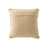 Coussin Miami Outdoor J-Line en polyester naturel sur un fond de jardin