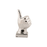 Statue OK en céramique argentée, détail du pouce levé