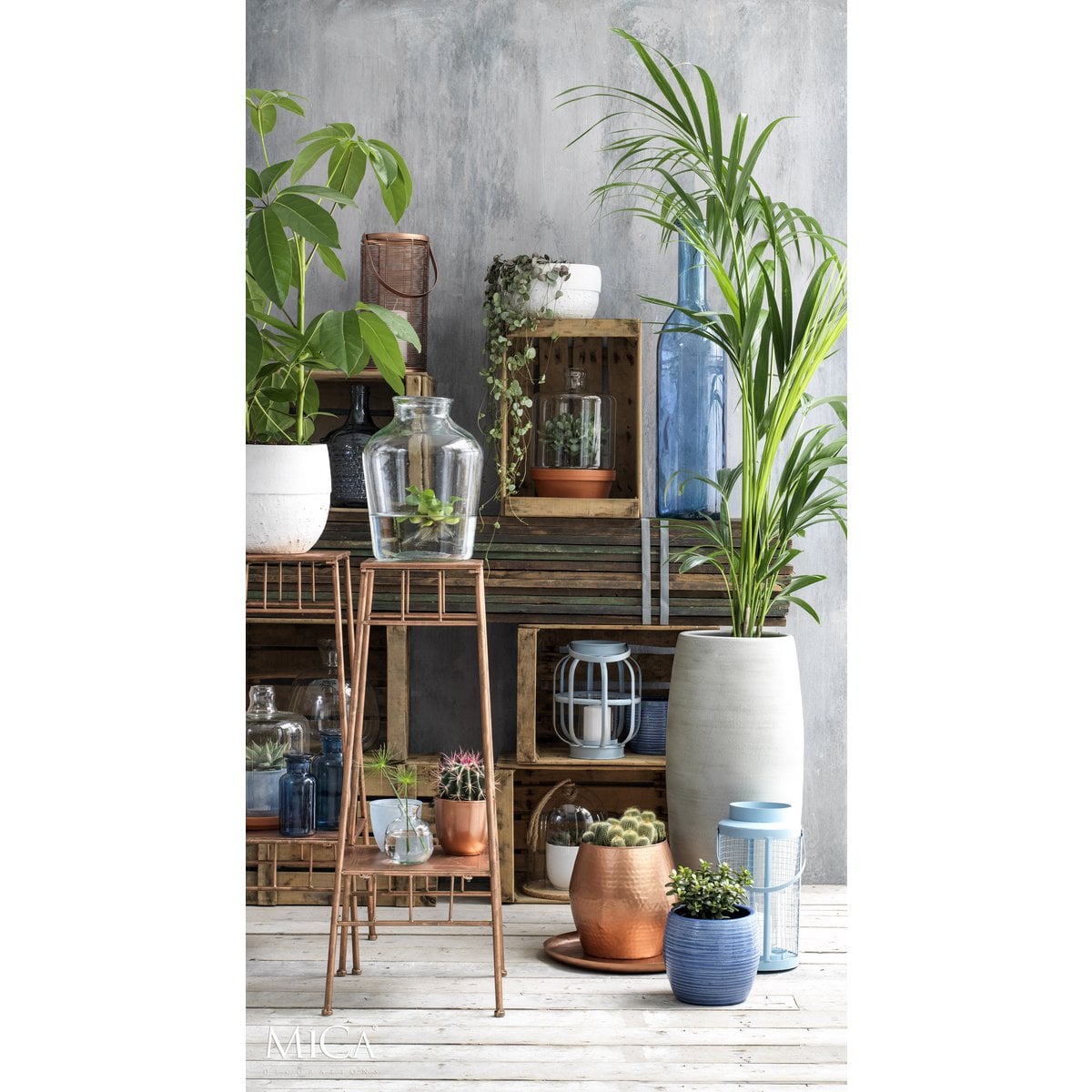 Vase bouteille Rioja sur une table moderne