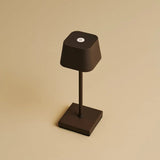 Lot de 8 lampes de table rechargeables marron moka avec station