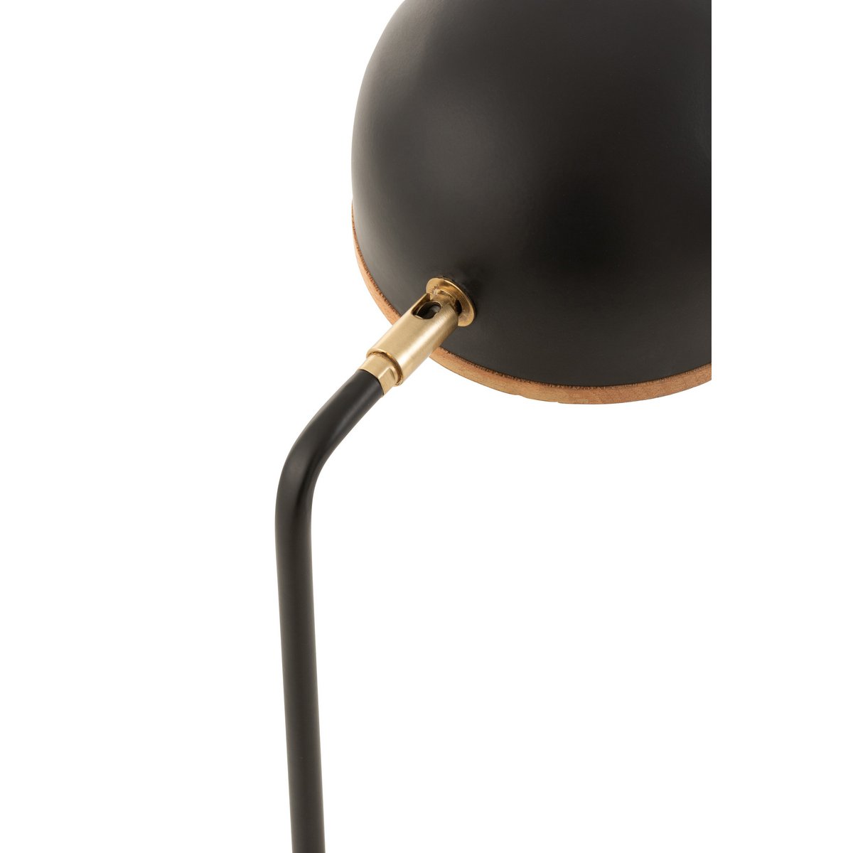 Lampe J-Line Evy sur une table décorée