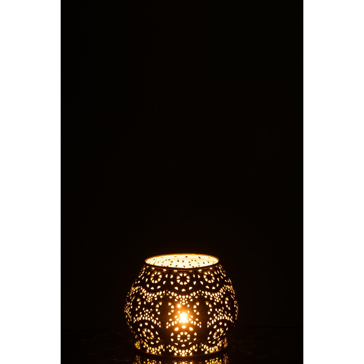 Photophore J-Line en métal et verre jaune, décor élégant sur table.
